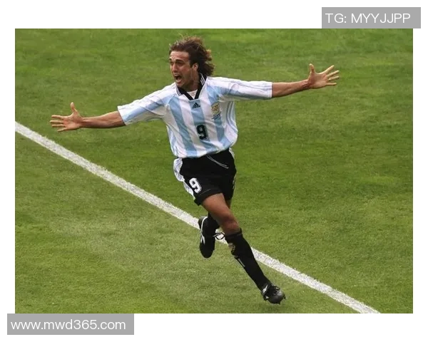 足球明星的巅峰时期与他们辉煌成就背后的故事与传奇