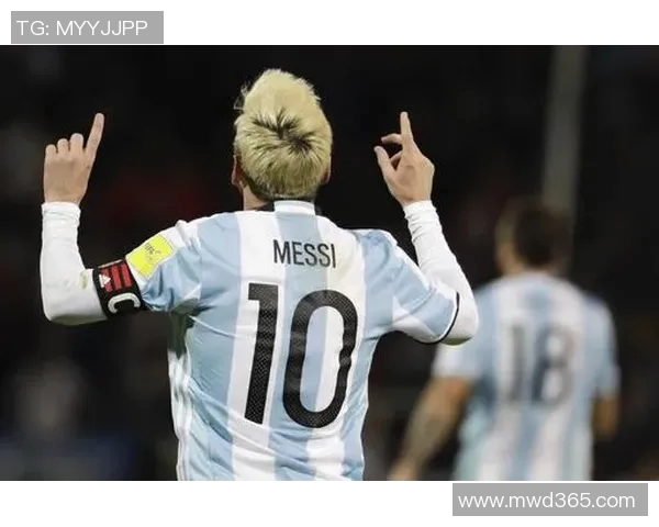 24岁黄头发足球明星的崛起与挑战背后的故事与梦想