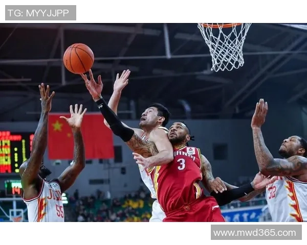 南京羽毛球队在挑战赛中以90分稳居积分榜首位展现强劲实力 南京羽毛球队在挑战赛中以90分稳居积分榜首位展现强劲实力